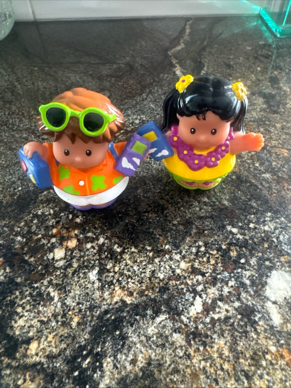Little People Hawaiian beach Playtime Twin a tourist Figurine Set